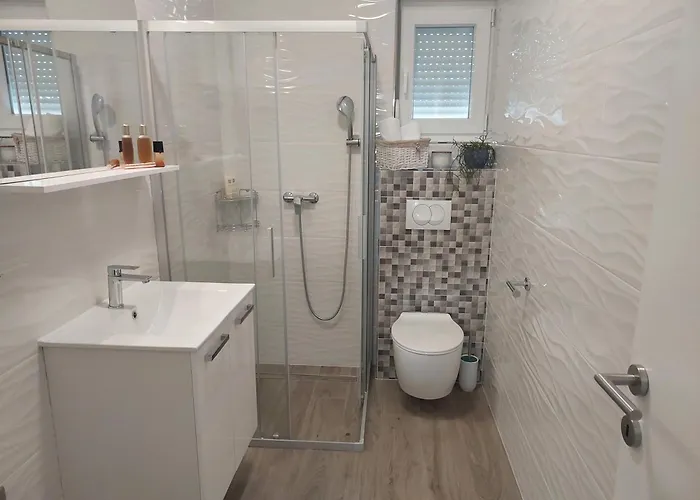 Appartement With Parking Space - 22157 Rogoznica (Sibenik-Knin)