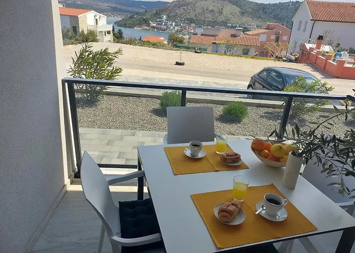 Appartement With Parking Space - 22157 *